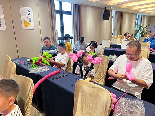 【月滿華誕 匠心傳情】創(chuàng)力集團舉辦“團圓慶華誕”親子活動?(圖4)