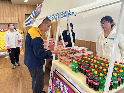  【喜迎食堂新篇章 共品舌尖幸福感】創(chuàng)力集團(tuán)食堂運(yùn)營(yíng)模式升級(jí)暨開(kāi)業(yè)活動(dòng)取得圓滿成功(圖7)